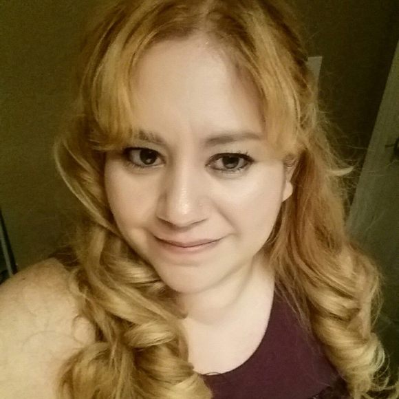 Meet your Posher, Yesenia - Picture 1 of 1